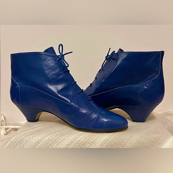 Vintage Shoes - Vintage Deadstock 60s/70s Town & Country Royal Blue Leather Ankle Booties NWB